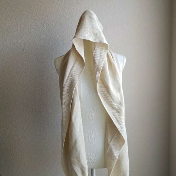 totes Accessories - 🎉Totes Hooded Scarf!!🎉